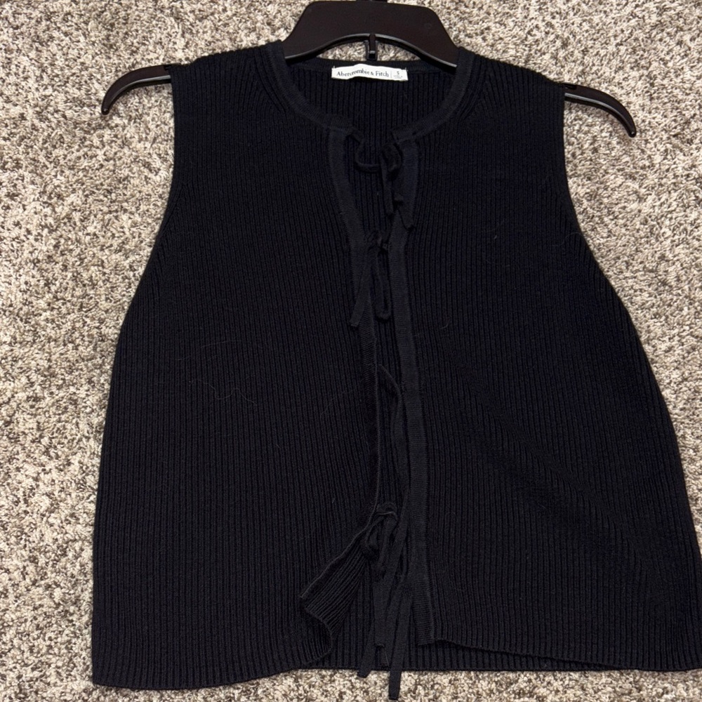Abercrombie Sleeveless Tie Knit Top